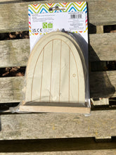 Load image into Gallery viewer, Fairy doors &amp; Signs pack of 6
